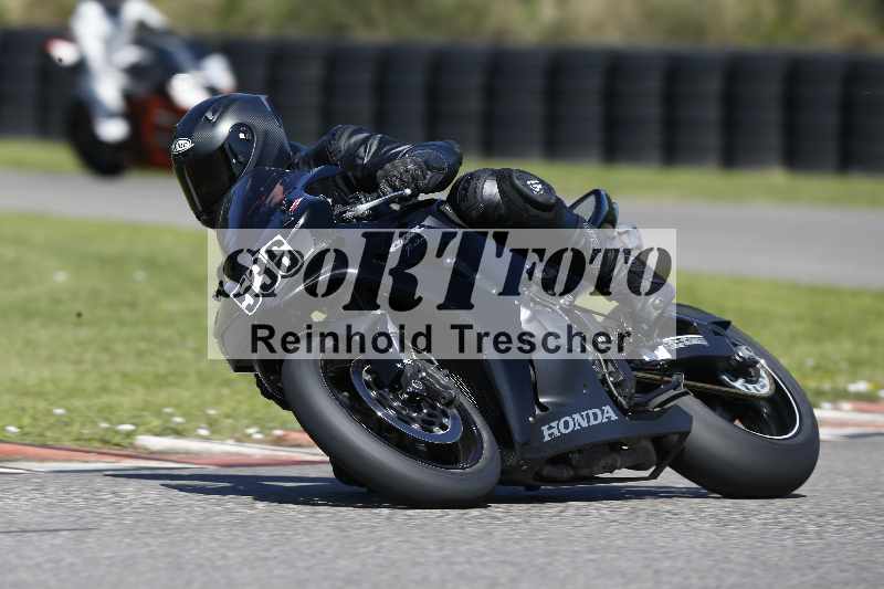 /43 08.08.2025 Discover the Bike ADR/Race 3 rot/536